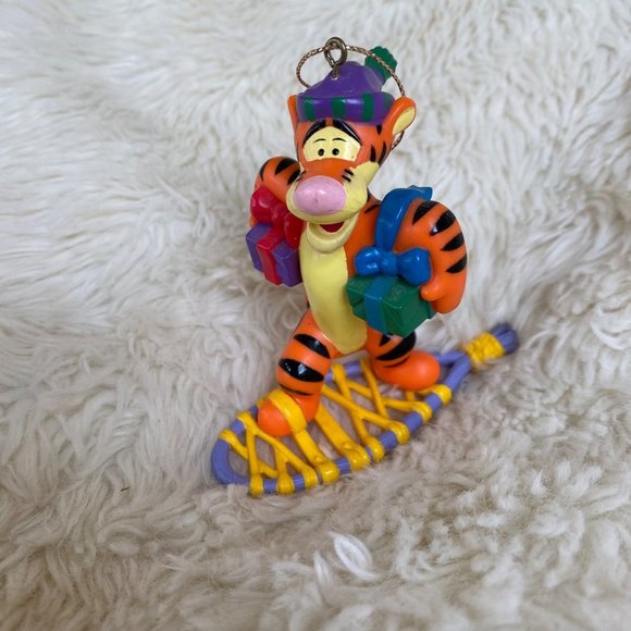 Vintage Disney Winnie The Pooh Tigger Christmas Tree Ornament Snowshoe Snowboard - Picture 12 of 12
